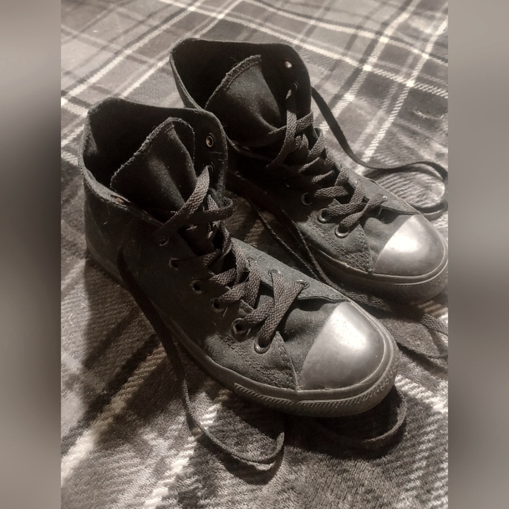 Converse Black High-Top Sneakers Men's 6.5 Women's 8.5